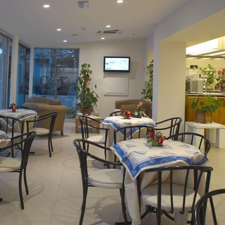 Hotel Nives Riccione Eksteriør billede
