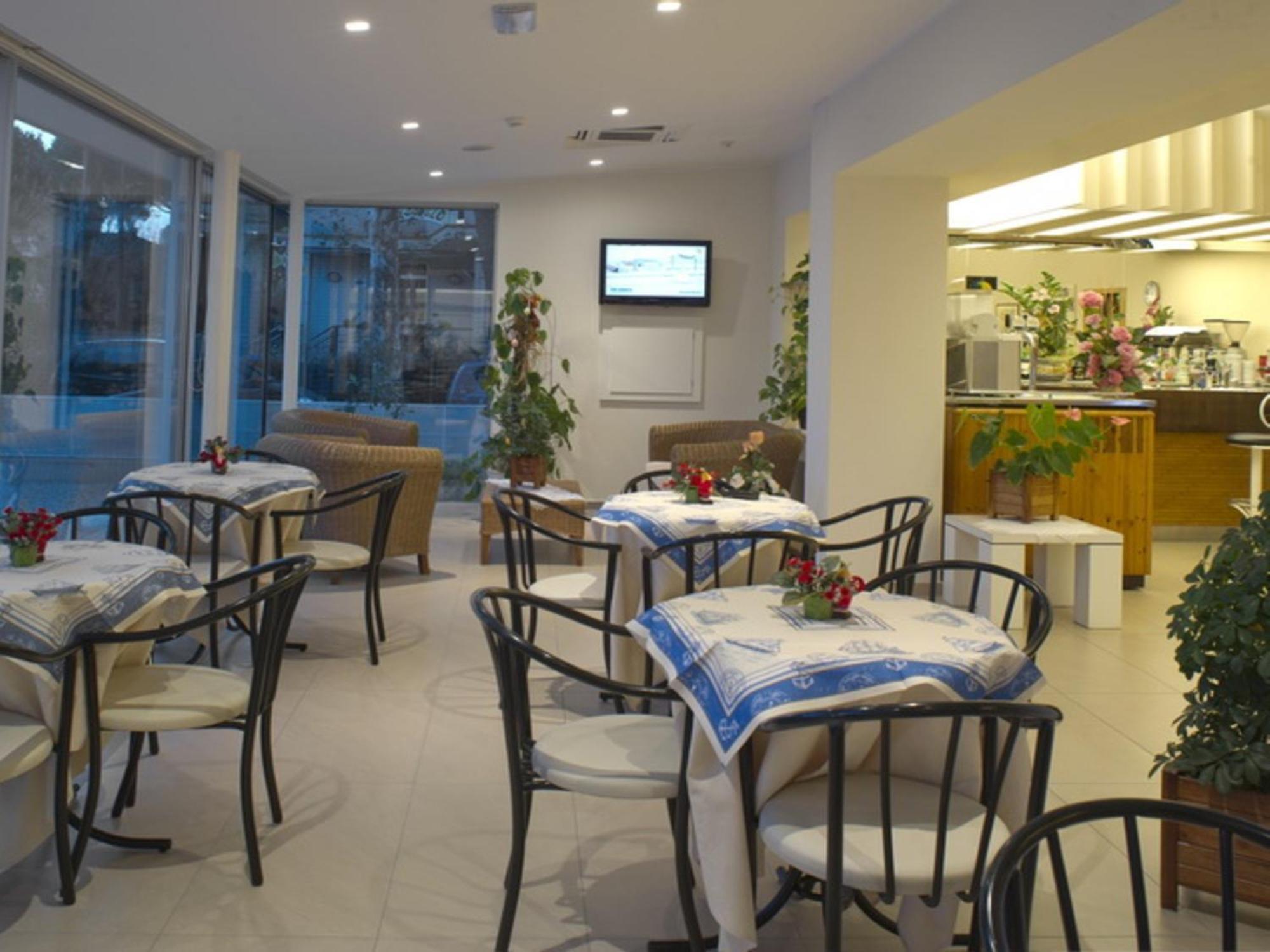 Hotel Nives Riccione Eksteriør billede