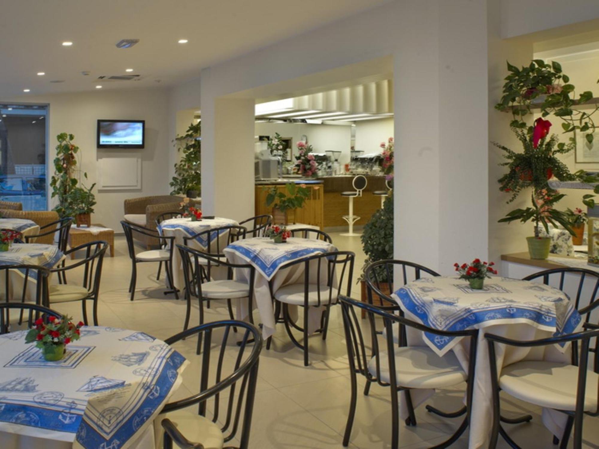 Hotel Nives Riccione Eksteriør billede