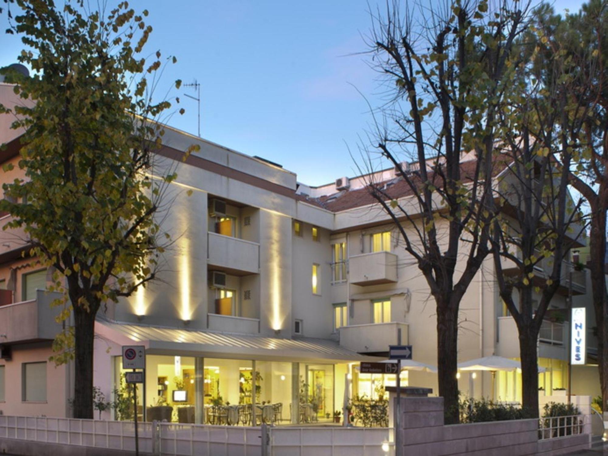 Hotel Nives Riccione Eksteriør billede