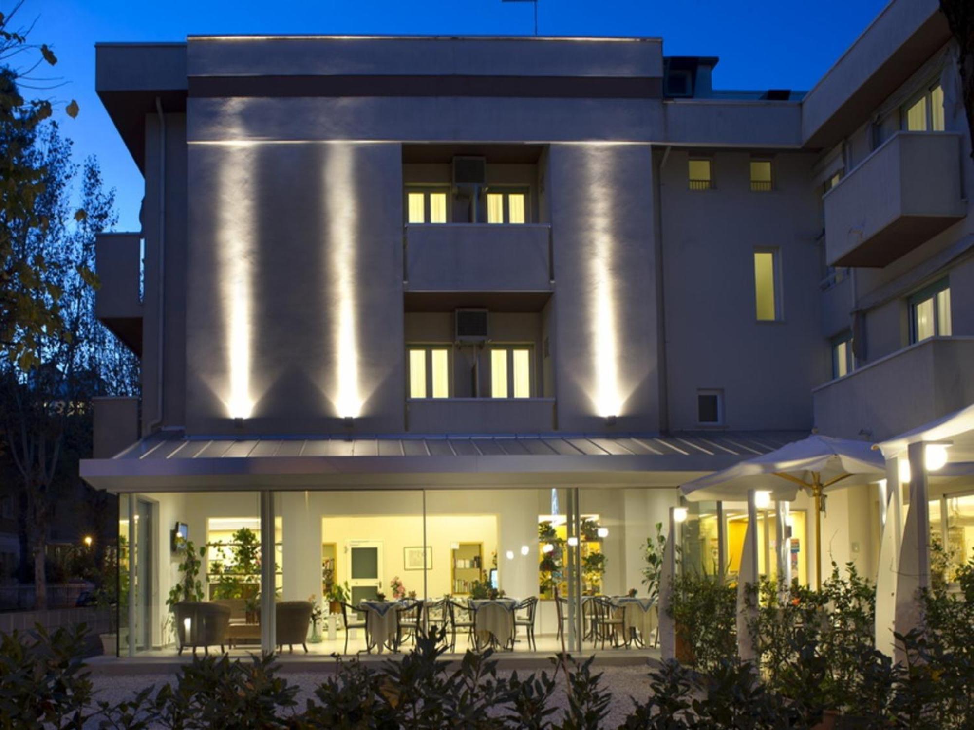 Hotel Nives Riccione Eksteriør billede