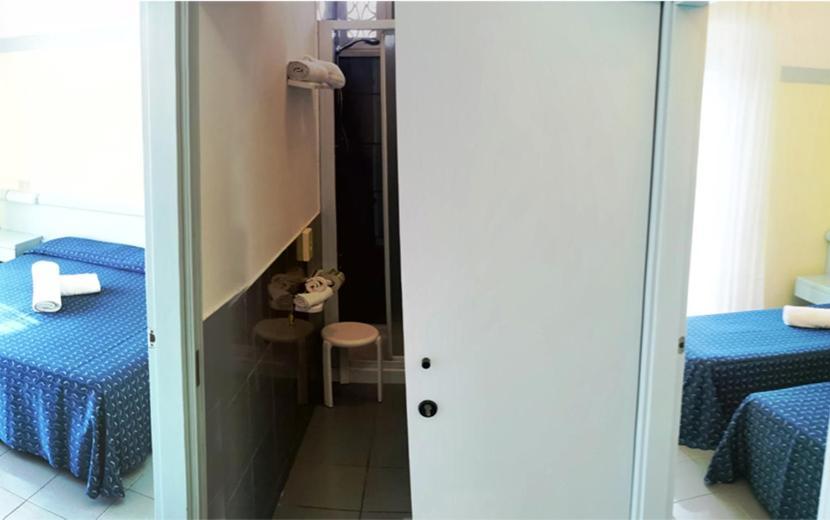 Hotel Nives Riccione Værelse billede
