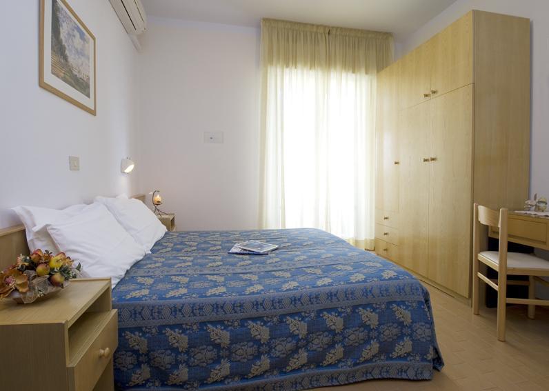 Hotel Nives Riccione Værelse billede